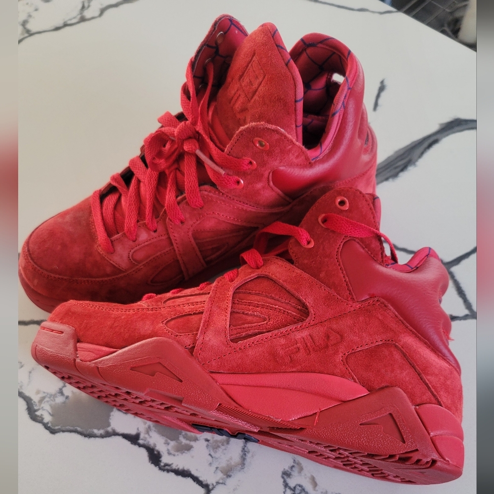 Fila the cage